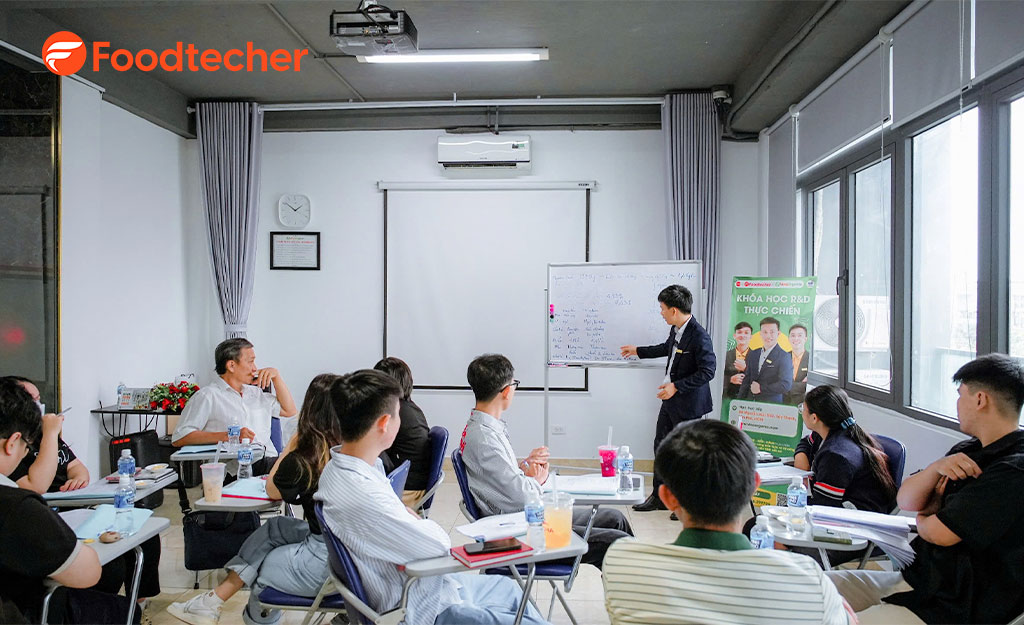 Vừa qua, Foodtecher x VinaOrganic đã tổ chức thành công khoá học R&D thực chiến, thu hút nhiều học viên tham gia từ các vị trí khác nhau.