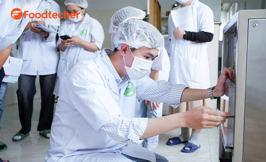 Vừa qua, Foodtecher x VinaOrganic đã tổ chức thành công khoá học R&D thực chiến, thu hút nhiều học viên tham gia từ các vị trí khác nhau.