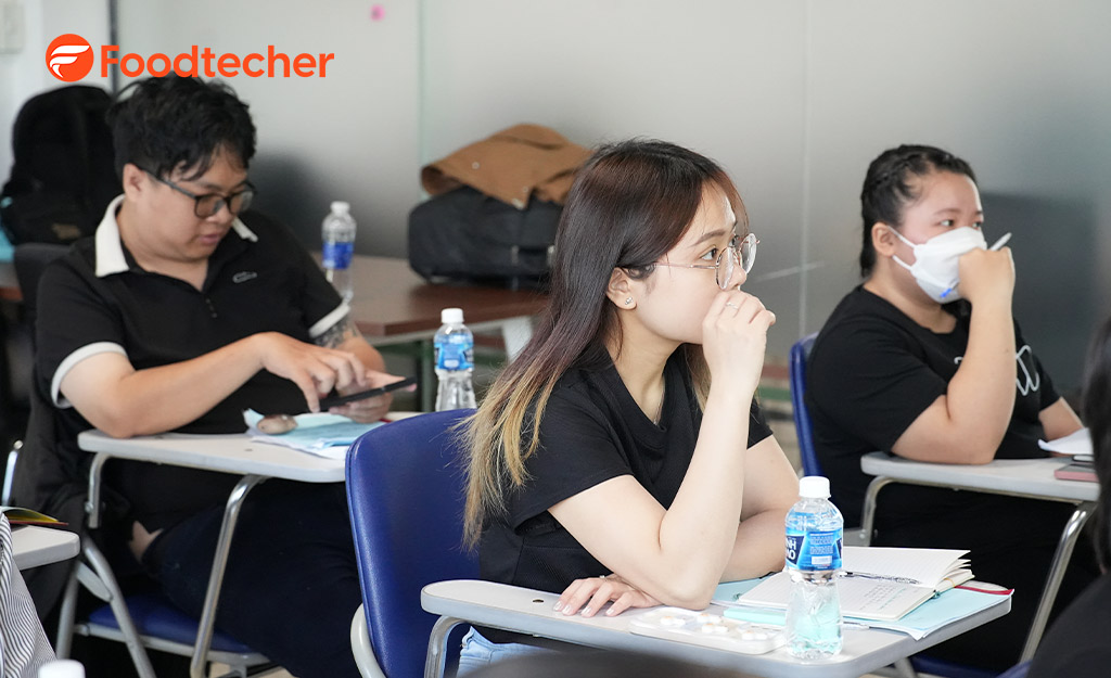 Vừa qua, Foodtecher x VinaOrganic đã tổ chức thành công khoá học R&D thực chiến, thu hút nhiều học viên tham gia từ các vị trí khác nhau.